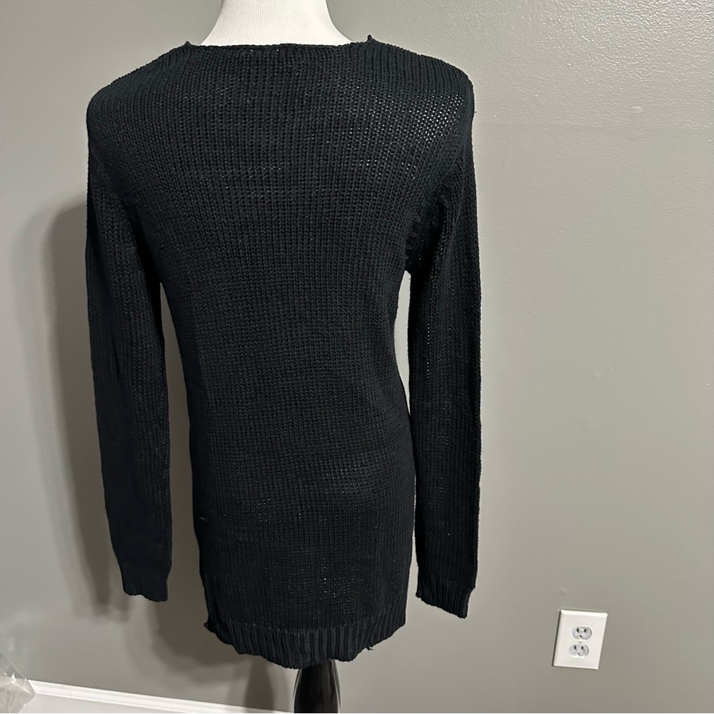 Alya‎ women’s size medium cable knit sweater V-neck with crisscross front black - Picture 5 of 10